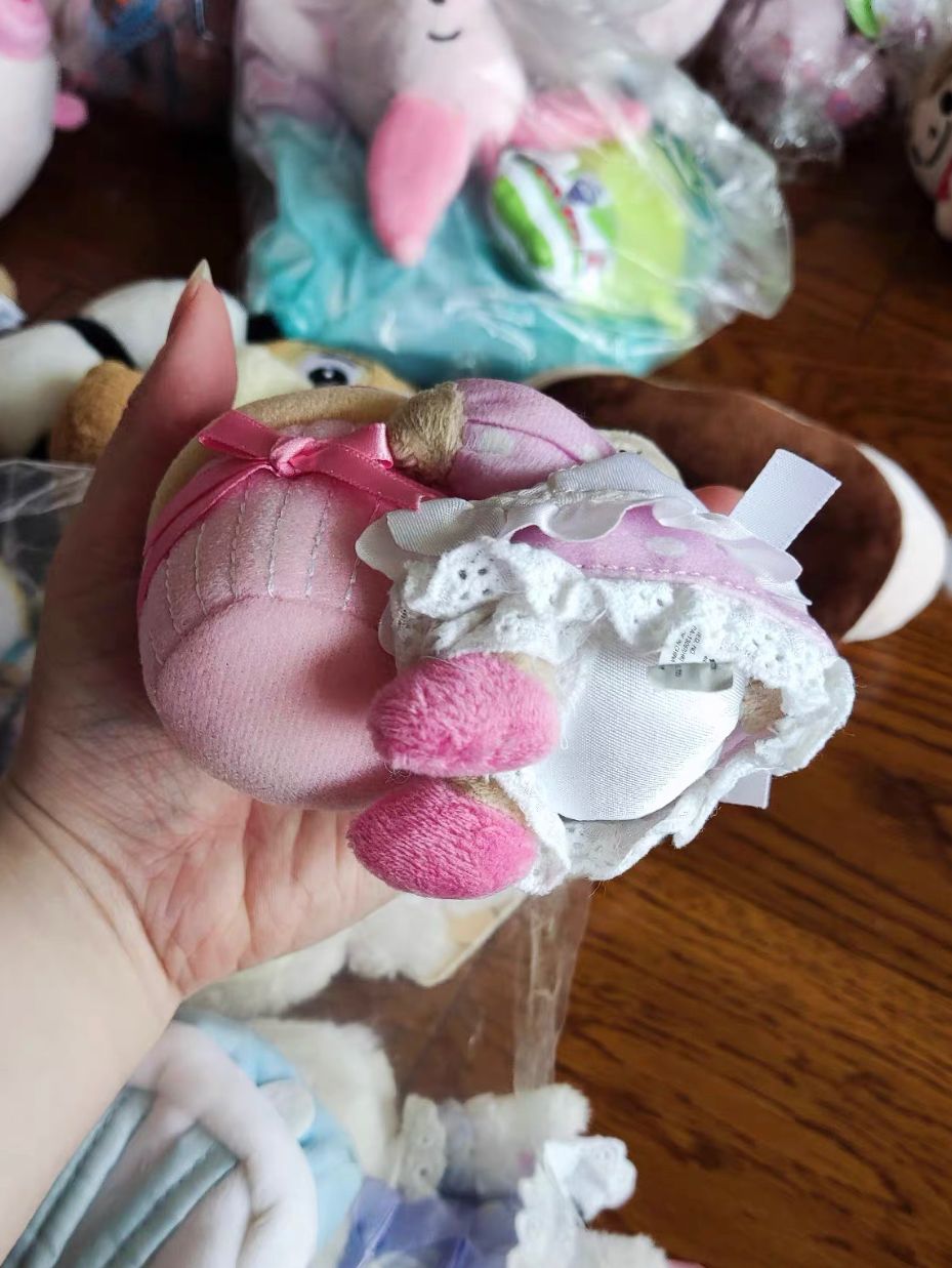 Marron Cream cupcake plushies (without tag) last one just like showed in pictures