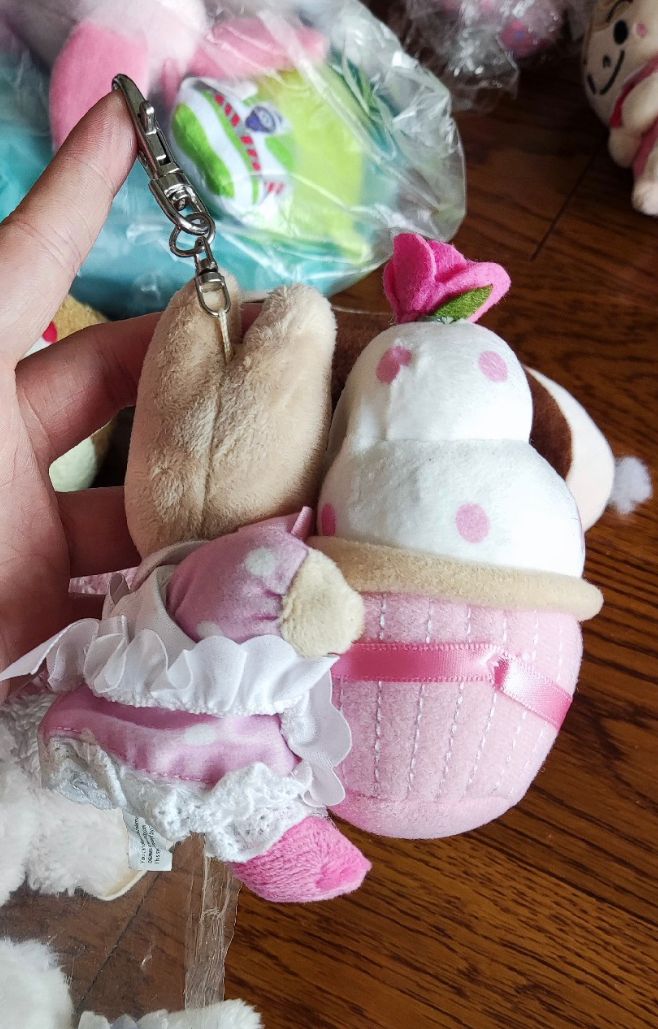 Marron Cream cupcake plushies (without tag) last one just like showed in pictures