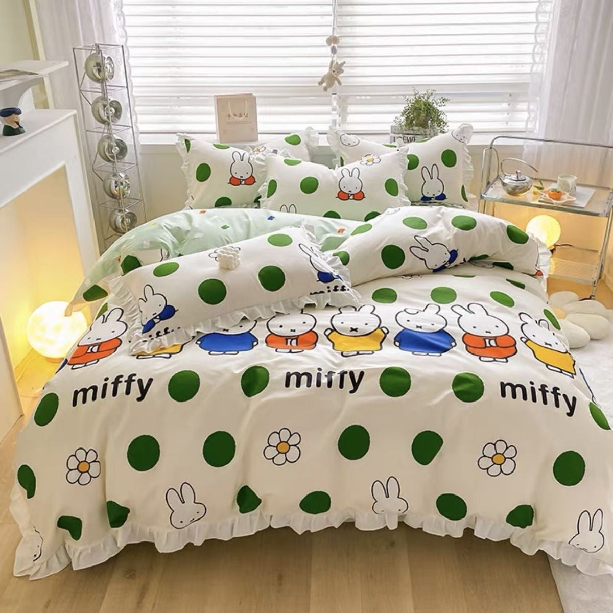 Miffy bed sheet ( 2 pillow cases & 1 bed sheet)