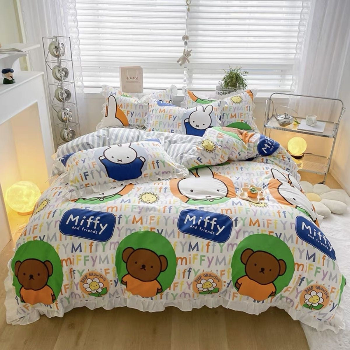 Miffy bed sheet ( 2 pillow cases & 1 bed sheet)
