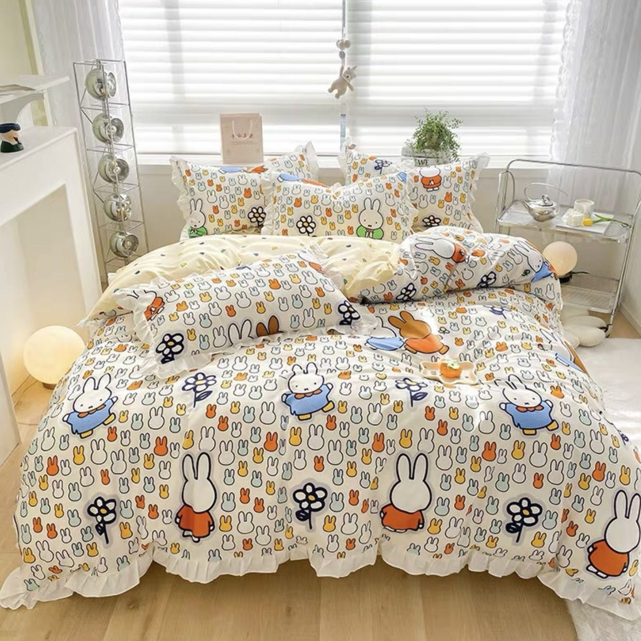 Miffy bed sheet ( 2 pillow cases & 1 bed sheet)