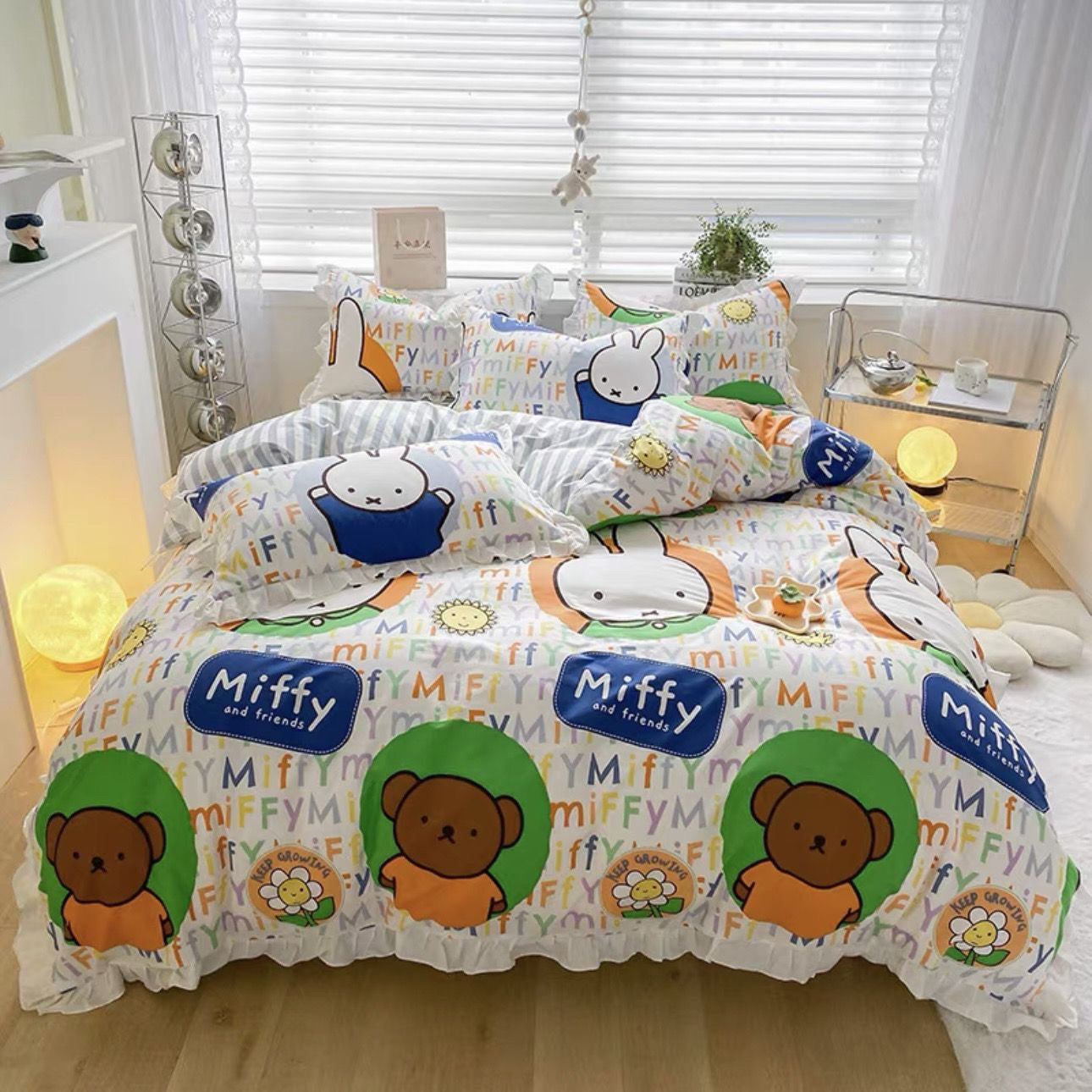 Miffy bed sheet ( 2 pillow cases & 1 bed sheet)
