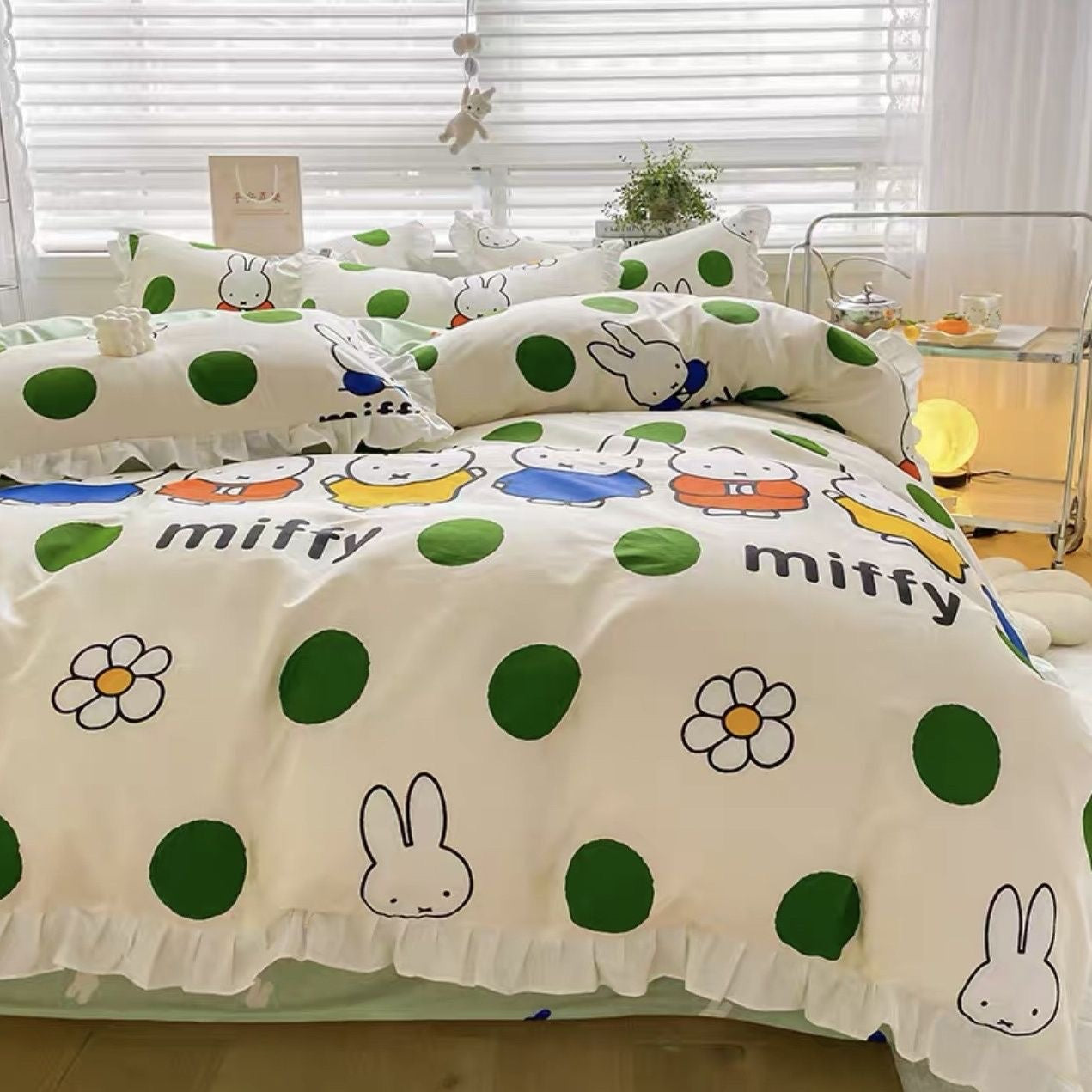 Miffy bed sheet ( 2 pillow cases & 1 bed sheet)