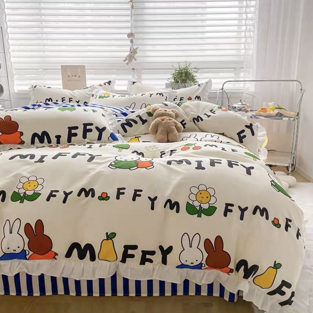 Miffy bed sheet ( 2 pillow cases & 1 bed sheet)