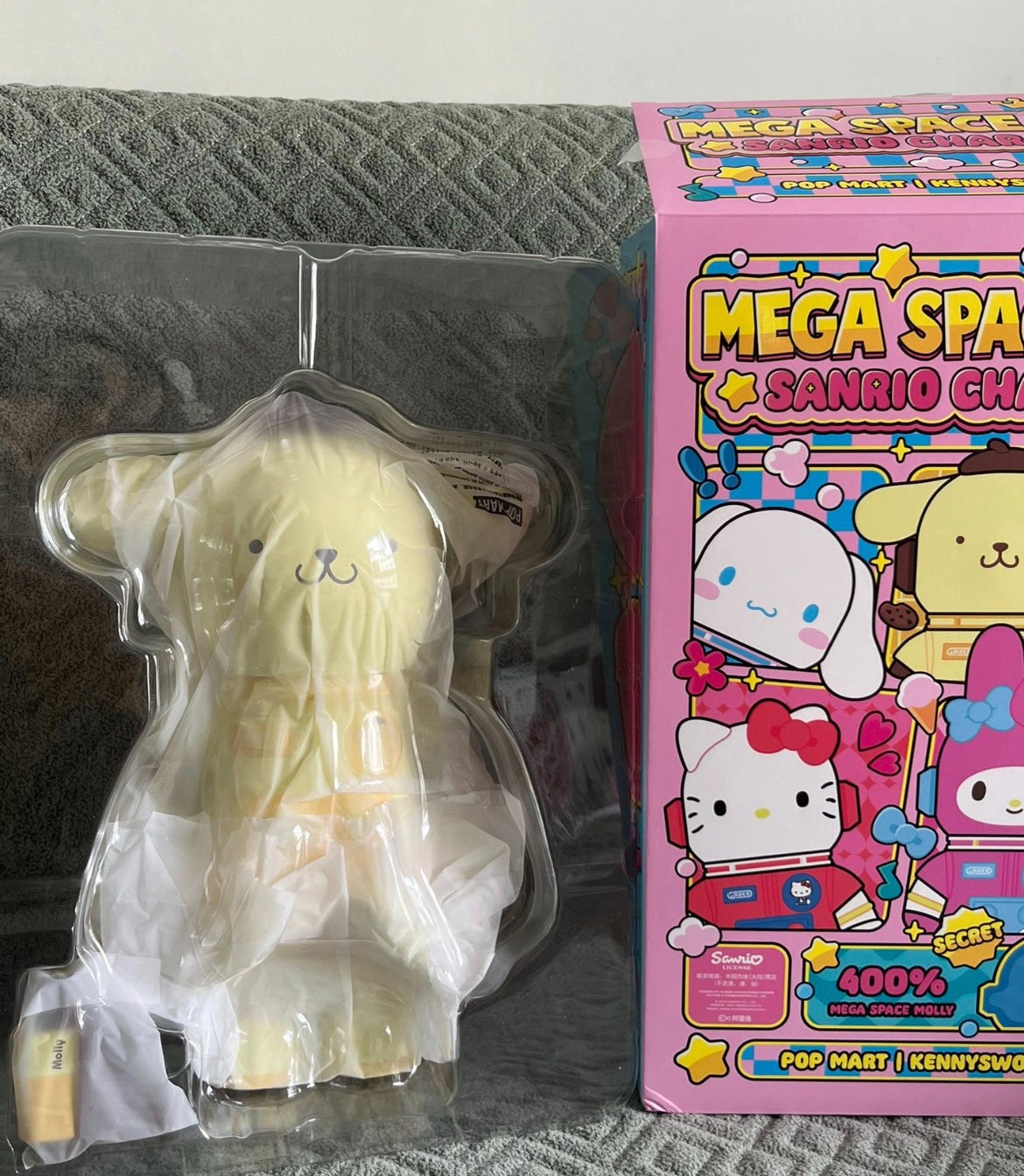 Popmart MEGA SPACE MOLLY 400% Sanrio Characters Series