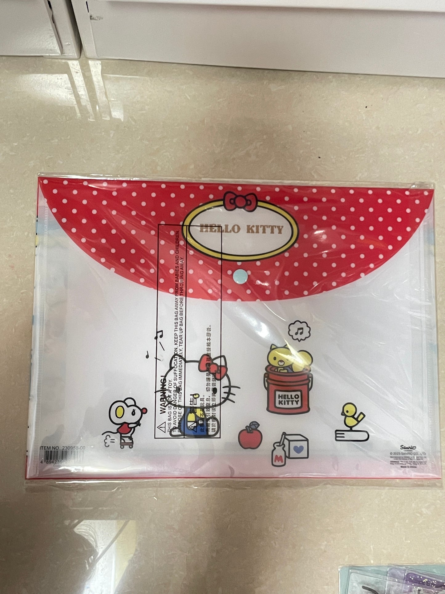 Hello Kitty file folder